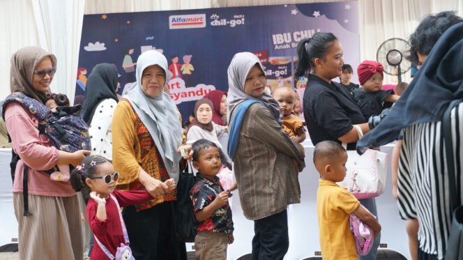
 2.800 penerima manfaat di 28 titik, khususnya ibu dan anak, melalui layanan kesehatan dan edukasi gizi di gerai Alfamart. Foto: Ist