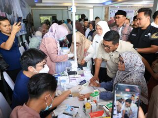 Gubernur Banten Andra Soni meninjau pelaksanaan Program Cek Kesehatan Gratis (CKG) di Gedung Cilegon Creative Center (GCC), Kelurahan Kedaleman, Kecamatan Cibeber, Kota Cilegon. Foto: Ist