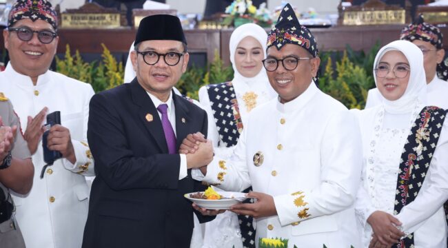Gubernur Lembaga Ketahanan Nasional (Lemhannas) Tubagus Ace Hasan Syadzily dan Gubernur Banten Andra Soni. Foto: Ist