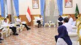 Gubernur Banten Andra Soni usai menerima paparan terkait dinamika iklim dari jajaran Balai Besar Meteorologi, Klimatologi, dan Geofisika (BBMKG) Wilayah II di Gedung Negara Provinsi Banten, Jalan K.H. Syam’un Nomor 5, Kota Serang. Foto: Ist