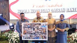 Gubernur Banten Andra Soni menyampaikan apresiasi dan terima kasih kepada Irjen Pol. Hengki atas pengabdian serta kerja samanya selama menjabat sebagai Kapolda Banten. Foto: Ist