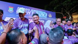 Sekretaris Daerah Provinsi Banten Deden Apriandhi Hartawan saat mendampingi Kepala Badan Kepegawaian Negara (BKN) RI Zudan Arif Fakhrullah membuka ajang Gemilang Korpri Night Run 2026 di Gading Serpong, Tangerang. Foto: Ist