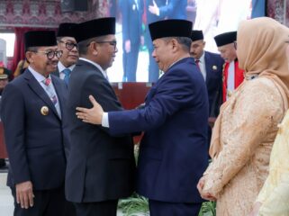 Gubernur Banten Andra Soni saat menghadiri rapat paripurna pengucapan sumpah/janji Saiful Milah sebagai Ketua DPRD Kota Tangerang. Foto: Ist
