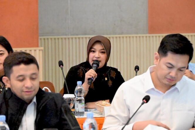
 Anggota Komisi XI DPR RI Fraksi Partai Gerindra, Annisa Mahesa, saat Kunjungan Kerja Reses Komisi XI DPR RI Masa Persidangan I Tahun Sidang 2026–2027 ke Kota Bandung. Foto: Ist
