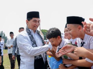 Wakil Gubernur Dimyati Natakusumah saat menghadiri peringatan Hari Santri Nasional (HSN) Tingkat Kabupaten Pandeglang. Foto: Ist