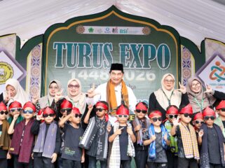 Wakil Gubernur (Wagub) Banten Achmad Dimyati Natakusumah membuka acara Turus Expo 2026 dalam rangka peringatan Hari Santri Nasional di Pondok Pesantren Turus, Jalan Raya Rangkasbitung, Kabayan, Kabupaten Pandeglang. Foto: Ist