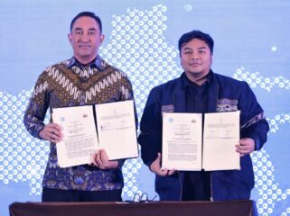 Kapolri Jenderal Pol. Suyudi Ario Seto dan Ketua Umum DPP Gekrafs,. Kawendra Lukistian usai Penandatanganan MoU. Foto: ist