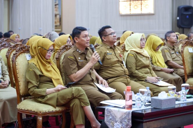 
 Sekretaris Daerah (Sekda) Provinsi Banten, Deden Apriandhi, saat membuka verifikasi lapangan Penganugerahan Parahita Ekapraya (PPE) Kinerja Gubernur Banten Tahun 2024–2025. Foto: Ist