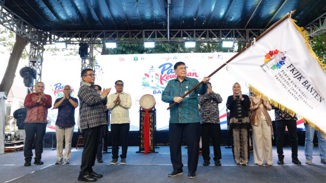 
 Direktur Utama Bank Banten Sekaligus Ketua umum Forum Komunikasi Industri Jasa Keuangan (FKIJK) Provinsi Banten, Muhammad Busthami. Foto: Ist