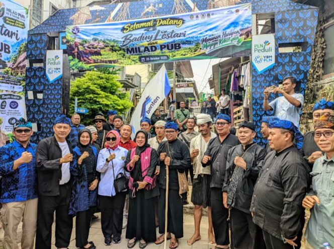
 PT Bank Pembangunan Daerah Banten (Perseroda) Tbk (Bank Banten) berpartisipasi dalam kegiatan Baduy Lestari dan Milad ke-8 Perkumpulan Urang Banten (PUB) yang digelar hari ini di Kampung Kaduketug, Desa Kanekes, Kecamatan Leuwidamar, Kabupaten Lebak. Foto: Ist