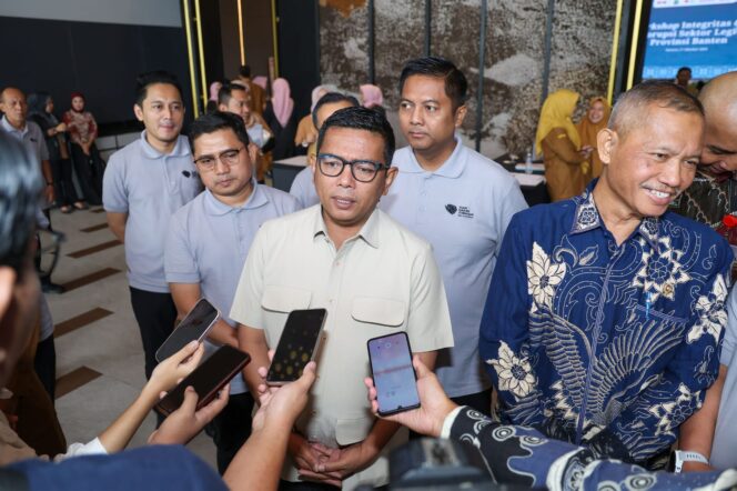 
 Gubernur Banten Andra Soni usai Workshop Integritas dan Antikorupsi Sektor Legislatif Provinsi Banten di Aston Hotel, Kota Serang. Foto: Ist