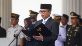 Gubernur Banten Andra Soni bertindak sebagai inspektur upacara di Lapangan Upacara Kawasan Pusat Pemerintahan Provinsi Banten (KP3B), Curug, Kota Serang. Foto: ist