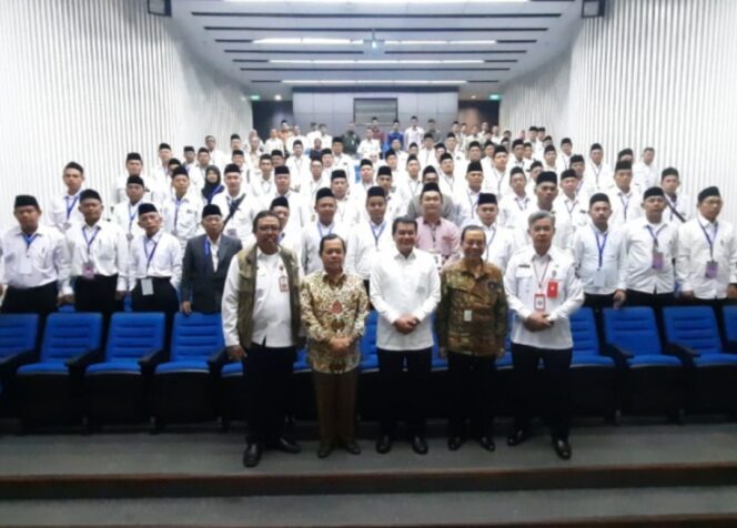 
 Sekretaris Daerah Kabupaten Tangerang, Moch. Maesyal Rasyid saat meninjau pelaksanaan CAT Calon Kepala Desa. Foto: istimewa