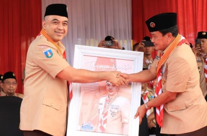 
 Bupati Tangerang, A. Zaki Iskandar dan Ketua Kwarcab Gerakan Pramuka Kabupaten Tangerang, Moch. Maesyal Rasyid. Foto: Istimewa