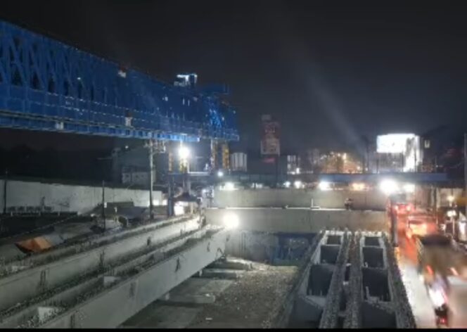 
 Pemasangan Erection Girder Flyover Cisauk. Foto: Istimewa