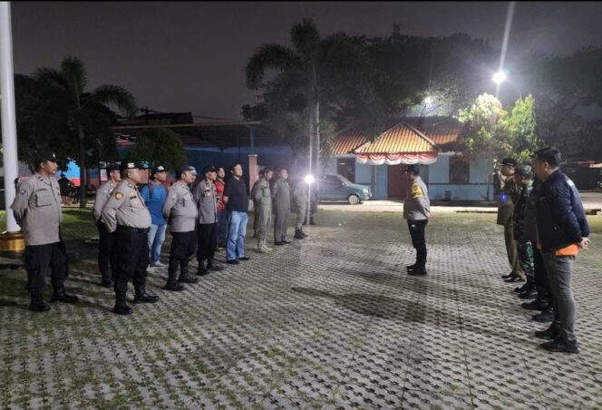 
 Kapolsek Sepatan, AKP Sriyono, SH. MH Saat Memimpin Apel Gabungan. Foto: Tangerang Pos