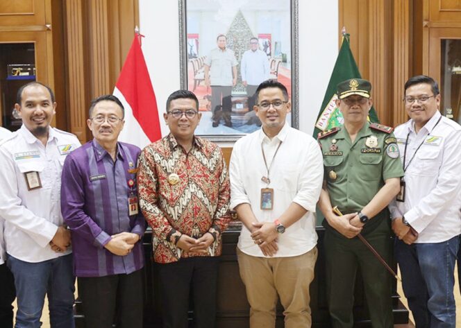 
 Gubernur Banten Andra Soni menerima Kunjungan Rombongan PT Perkebunan Nusantara (PTPN) IV regional I Distrik Jawa Barat-Banten di Ruang Rapat Gubernur Banten, KP3B Curug, Kota Serang. Foto: ist