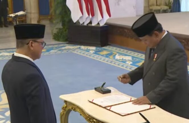 
 Presiden Republik Indonesia Prabowo Subianto saat Prosesi Pelantikan 4 Menteri dan 1 Menteri Kabinet Merah Putih di Istana Presiden Jakarta. Foto: ist