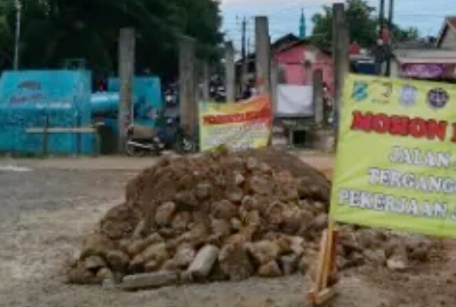 
 Papan Peringatan di Lokasi Proyek Pembangunan Jembatan Bayur-Cadas. Foto: Ist