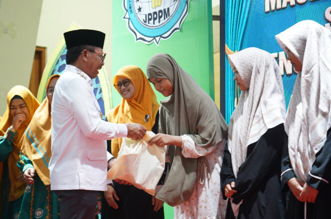 
 Wali Kota Tangerang Sachrudin, saat menghadiri Pengajian Peringatan Maulid Nabi Muhammad SAW yang diinisiasi JPPPM Kota Tangerang di Gedung MUI Kota Tangerang, foto: Ist