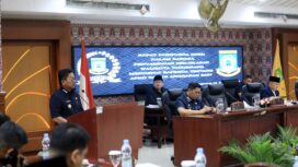 Wali Kota Tangerang Sachrudin saat Rapat Paripurna DPRD Kota Tangerang. Foto: Ist
