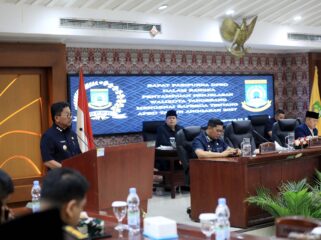 Wali Kota Tangerang Sachrudin saat Rapat Paripurna DPRD Kota Tangerang. Foto: Ist