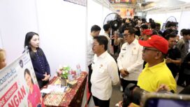 Wali Kota dan Wakil Wakil Wali Kota Tangerang, Sachrudin-Maryono saat Meninjau Langsung Pelaksanaan Job Fair Kota Tangerang. Foto: Ist