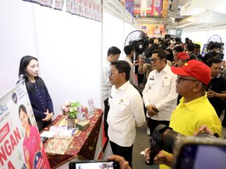 Wali Kota dan Wakil Wakil Wali Kota Tangerang, Sachrudin-Maryono saat Meninjau Langsung Pelaksanaan Job Fair Kota Tangerang. Foto: Ist