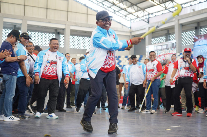 
 Wali Kota Tangerang Sachrudin saat Pembukaan Kejurnas Hockey Indoor di GOR Nambo Kota Tangerang. Foto: Ist