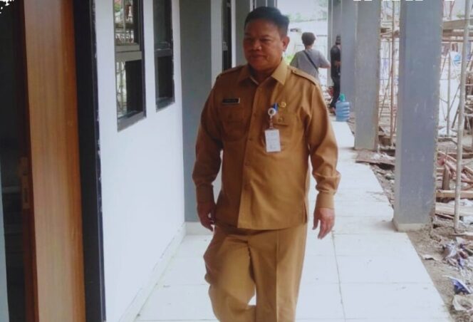
 Kepala Dinas Pendidikan Kota Tangerang, Drs.H. Jamaluddin.,M.Pd. saat Meninjau Pembangunan SMPN 34 Kota Tangerang. Foto: ist