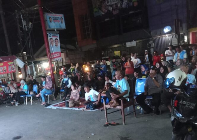 
 Suasana Nobar Debat Capres Pamungkas yang dilaksanakan di Rumah Kemenangan Prabowo-Gibran (RKPG) Provinsi Banten. Foto: TangerangPos 