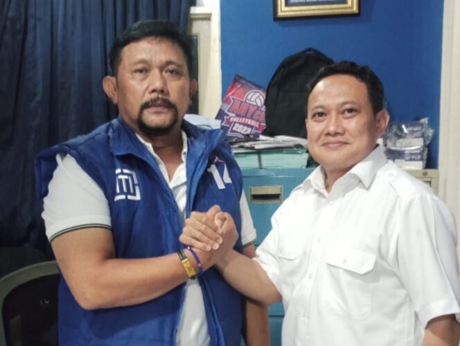 
 Ketua DPC Partai Demokrat Kota Tangerang, Asep Hidayat bersama Bakal Calon Wali Kota Tangerang, Helmy Halim. Foto: ist