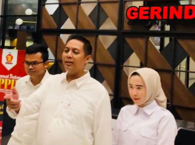 
 Bakal Calon Bupati Pandeglang yang juga Caleg Terpilih DPRD Banten dari Partai Gerindra, Rifky Hermiansyah saat di Kantor DPD Gerindra Provinsi Banten. Foto: TangerangPos 