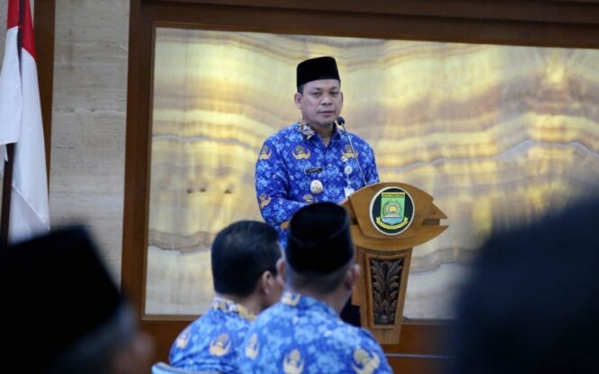 
 Pj Wali Kota Tangerang Dr Nurdin saat Memberikan Arahan pada Rakor Desk Pilkada. Foto: ist