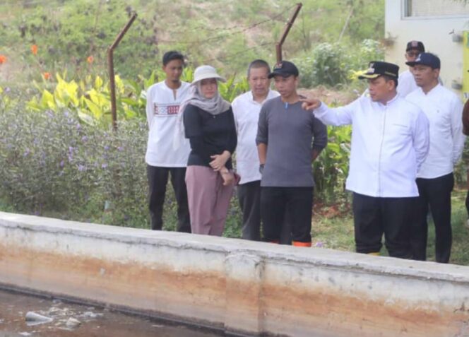 
 Penjabat (Pj) Wali Kota Tangerang, Dr. Nurdin, saat meninjau TPA Rawa Kucing. Foto: ist