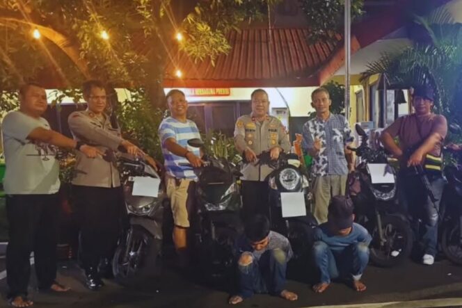 
 Kapolsek Jatiuwung Kompol Rabiin,SH memimpin langsung operasi Penangkapan 2 Orang Pelaku Curanmor yang sudah 50 kali Beraksi di Wilayah Hukum Polsek Jatiuwung. Foto: ist