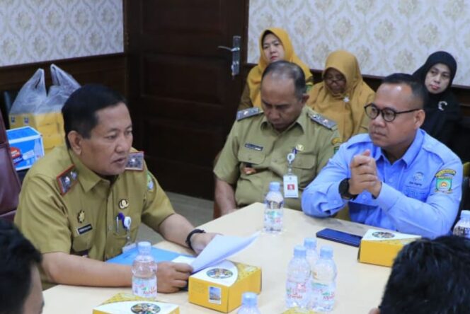 
 Sekda Kota Tangerang Herman Suwarman Saat membuka dan memberi arahan kegiatan UKK yang diselenggarakan di Ruang Rapat Sekda, Puspem Kota Tangerang. Foto: ist