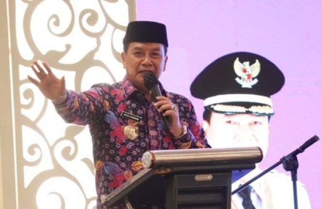 
 Bupati Tangerang Moch Maesyal Rasyid saat membuka acara Pertemuan Ulama dan Umaro di Hotel Satria Kelapa Dua. Foto: ist
