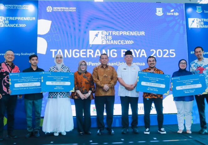 
 Wakil Menteri UMKM Republik Indonesia (RI), Helvi Moraza bersama Wali Kota Tangerang Selatan Benyamin Davnie saat meresmikan Enterpreneur Hub Finance. Foto: ist