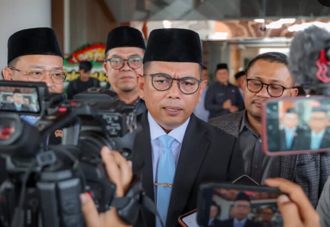 
 Gubernur Banten Andra Soni usai Rapat Paripurna DPRD Provinsi Banten. Foto: ist
