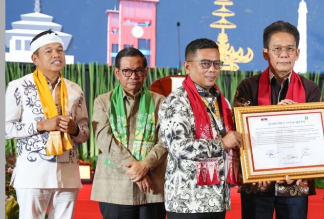 
 Gubernur Banten Andra Soni saat menghadiri Penguatan Pencegahan Korupsi oleh Komisi Pemberantasan Korupsi (KPK) dengan para Kepala Daerah Wilayah II. Foto: ist
