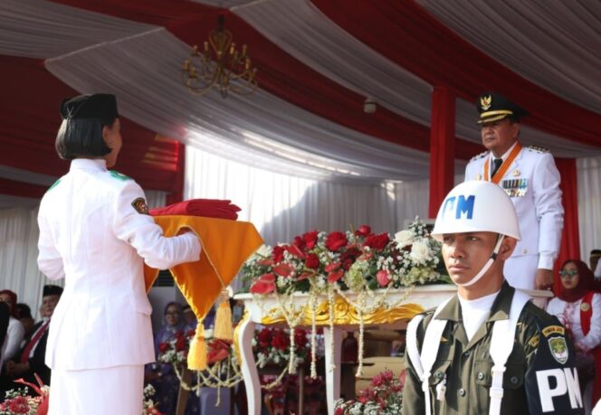 
 Bupati Tangerang Moch Maesyal Rasyid saat Menjadi Inspektur Upacara Peringatan HUT RI ke-80. Foto: ist