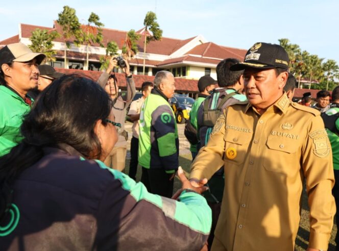 
 Bupati Tangerang, Moch. Maesyal Rasyid saat memimpin Apel Besar 3 Pilar. Foto: ist