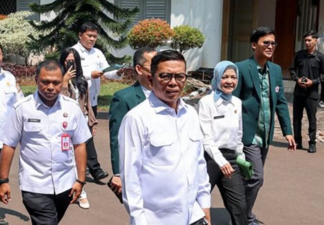 
 Gubernur Banten Andra Soni dan Kepala Dinkes Banten Ati Pramudji Hastuti. Foto: ist