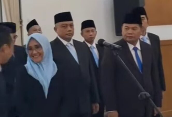 
 Dr.H.Jamaluddin,M.Pd. Dilantik Sebagai Kepala Dinas Pendidikan dan Kebudayaan Provinsi Banten. Foto: Imam DJM