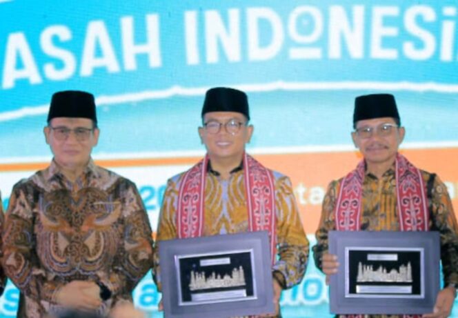 
 Wakil Menteri Agama RI, Romo H. R. Muhammad Syafi’i, Gubernur Banten Andra Soni dan Wali Kota Tangerang Sachrudin saat Pembukaan Olimpiade Madrasah Indonesia (OMI) Tingkat Nasional 2025. Foto: ist