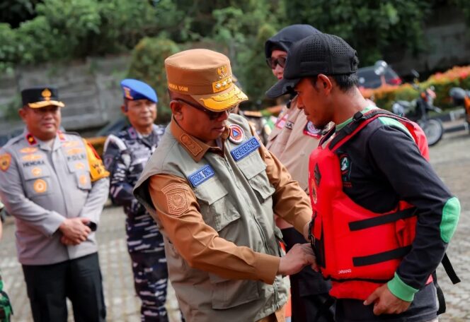 
 Gubernur Banten Andra Soni saat Pimpin Apel Siaga Bencana Hidrometeorologi. Foto: ist