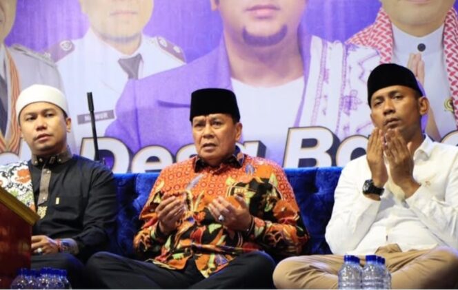 
 Bupati Tangerang Moch Maesyal Rasyid Didampingi Camat Teluknaga Saat menghadiri peringatan Milad ke-46 Desa Babakan Asem, Kecamatan Teluknaga. Foto: Ist