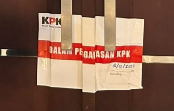 
 KPK Segel Ruang Kerja Bupati Bekasi. Foto: ist