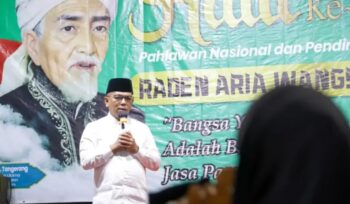 Gubernur Banten Andra Soni saat menghadiri Haul Ke-345 Raden Aria Wangsakara. Foto: ist